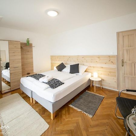 Győrújbarát Panorama Birtok - Wellness Panzio, Konferencia Es Rendezvenykoezpont B&B 외부 사진